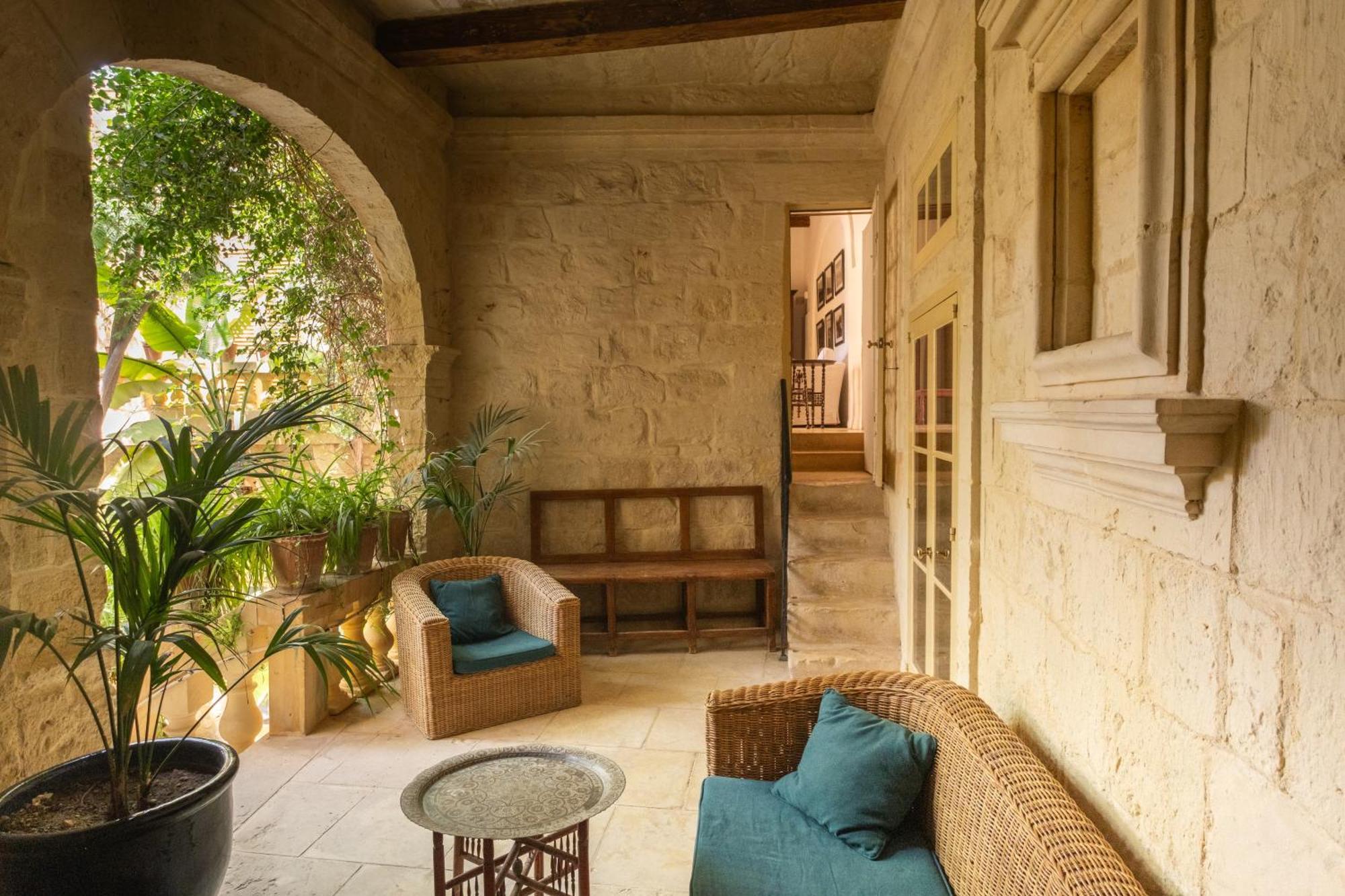 Casa San Rocco - Luxurious Grand 18Th C. Palace With Gardens & Pool Ghaxaq Exterior photo